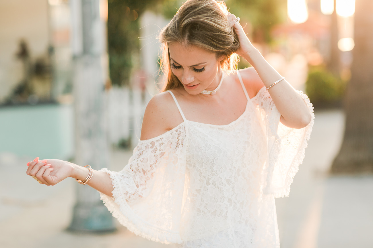 Angela Lanter - Hello Gorgeous Outfit Bailey44 Cold Shoulder Top Hudson Skinny Jeans Vince Camuto Heels Baublebar Necklace Kendra Scott Ring Kendra Scott Bracelet Set - fashion trends 1