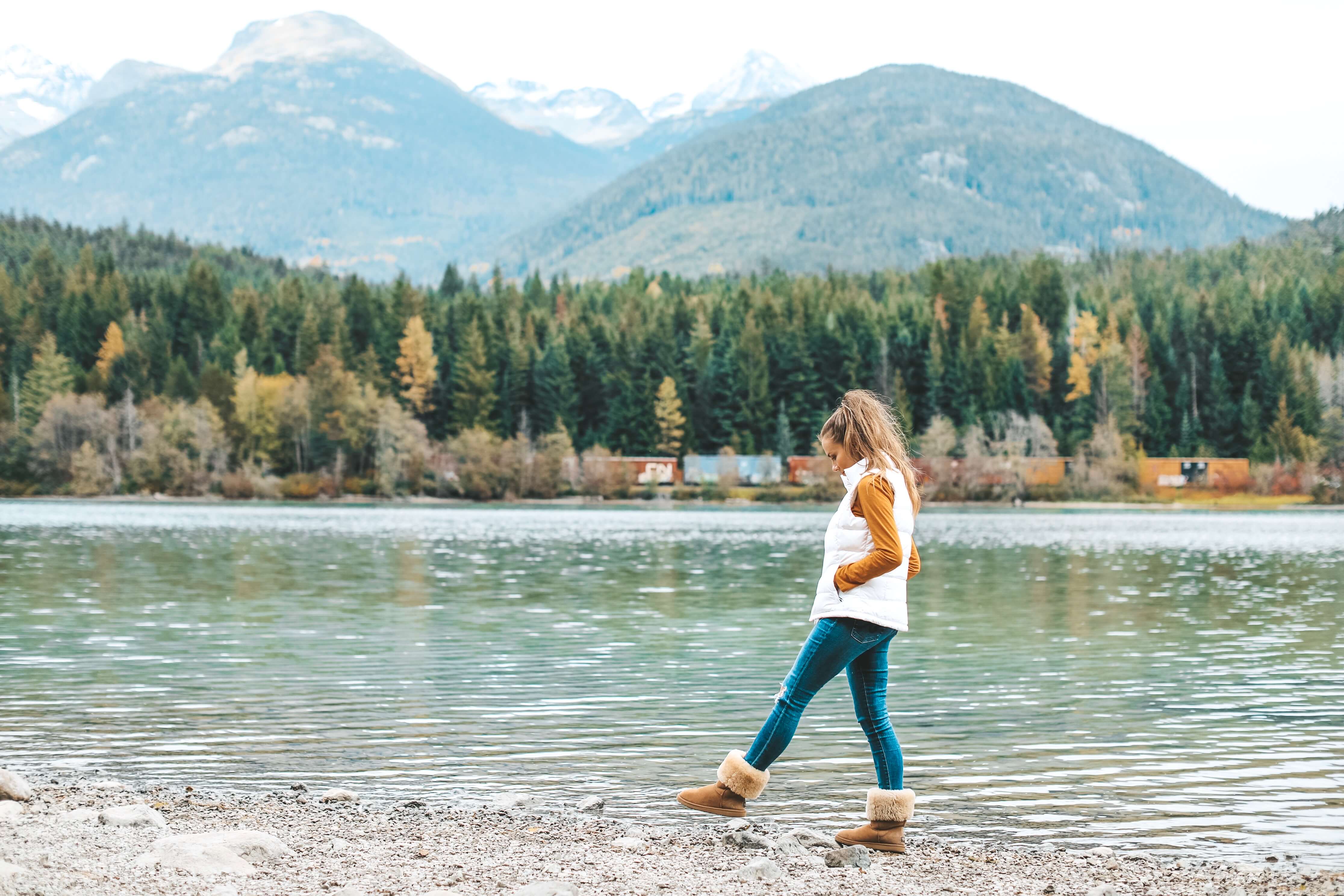 Easy to Copy Comfy Fall Outfit Angela Lanter Hello Gorgeous