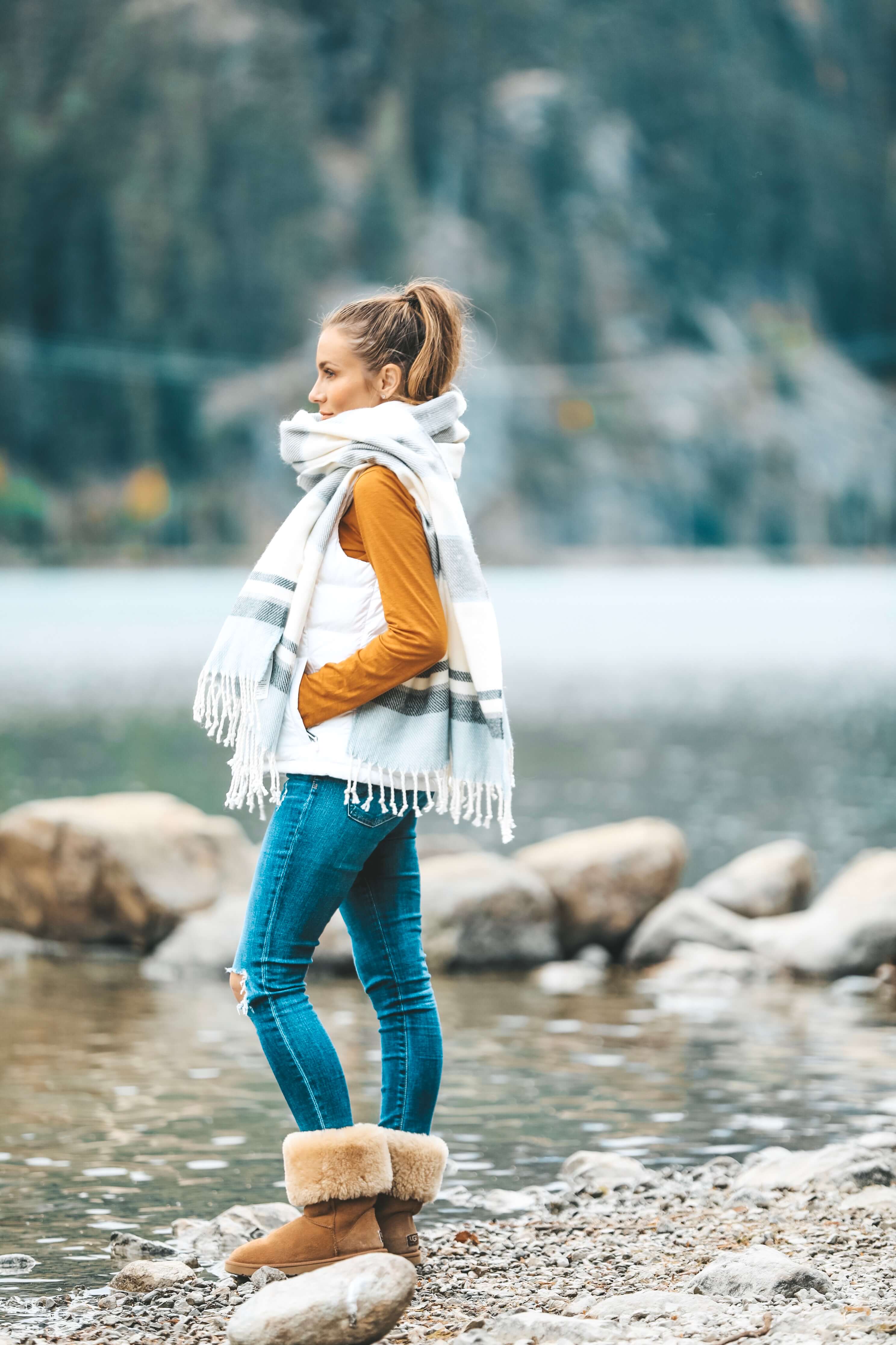 Easy to Copy Comfy Fall Outfit Angela Lanter Hello Gorgeous