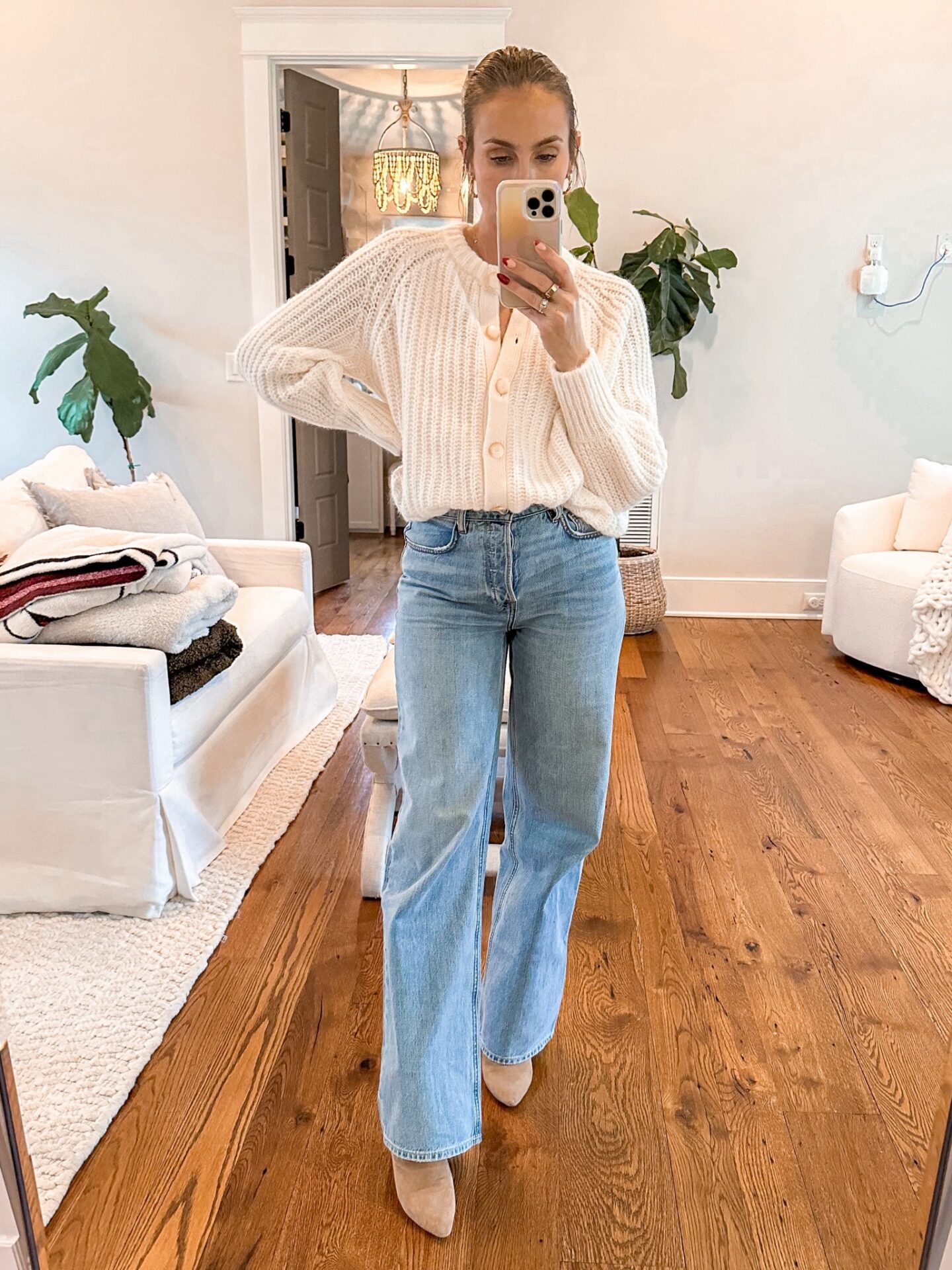 My Sezane cardigan collection. Wearing the sezane Emile cardigan by fashion blogger Angela Lanter.